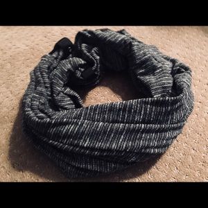 Lululemon Vinyasa Scarf Coco Pique Black White